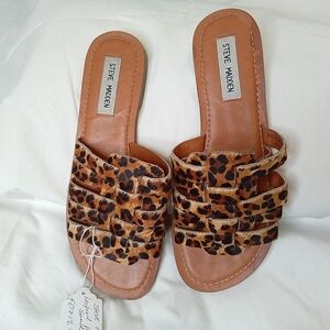 Steve maddens leopard print flat sandals woman size 8.5